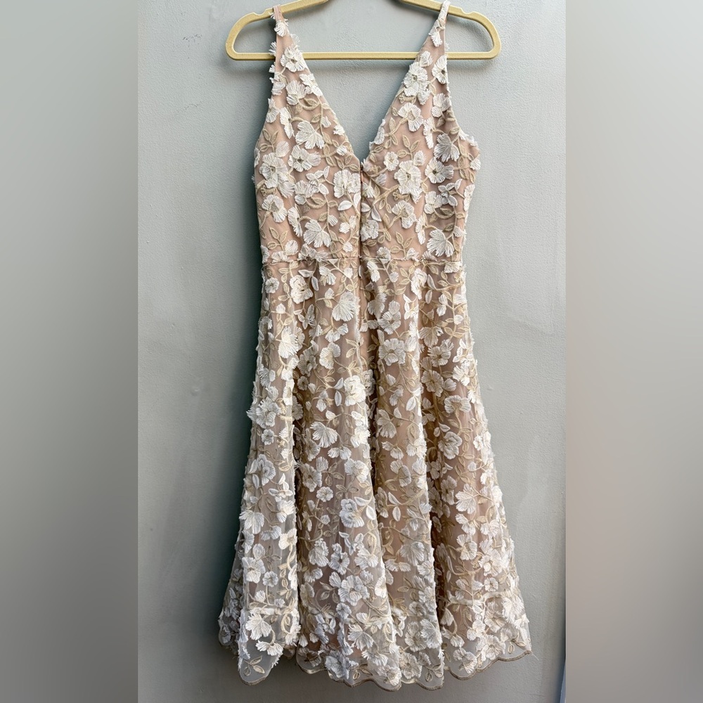 *New* Dress the Population Elisa floral-embroidered midi dress, Size Medium - Picture 6 of 9